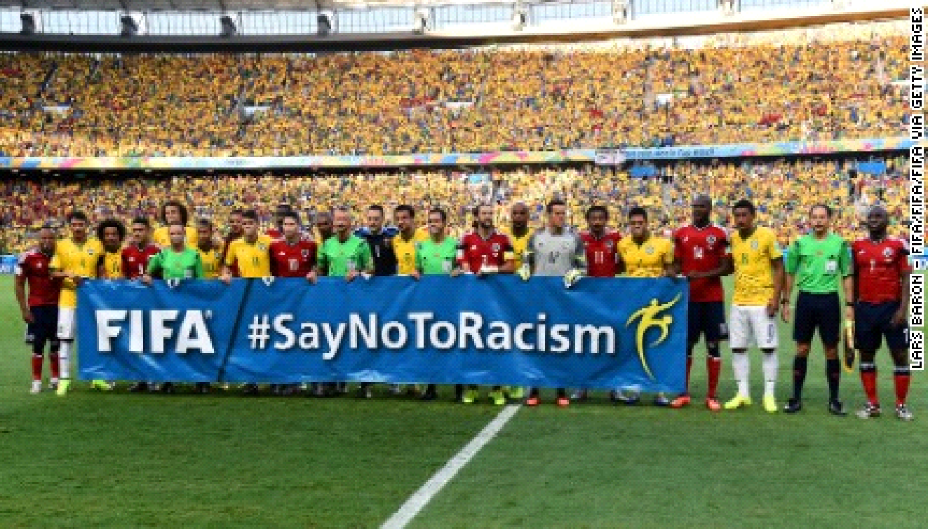 O RACISMO NO FUTEBOL O RACISMO NO FUTEBOL