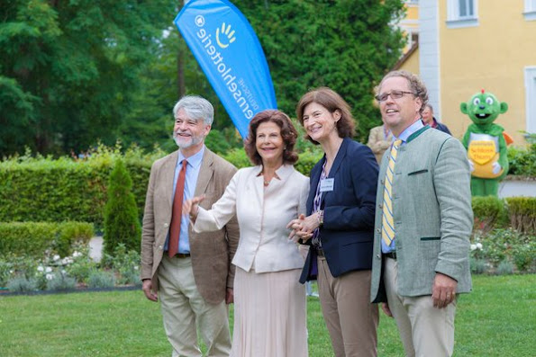 Queen-Silvia-6.jpg