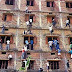آباء في الهند يتسلقون جدران المدارس لتغشيش أبنائهم