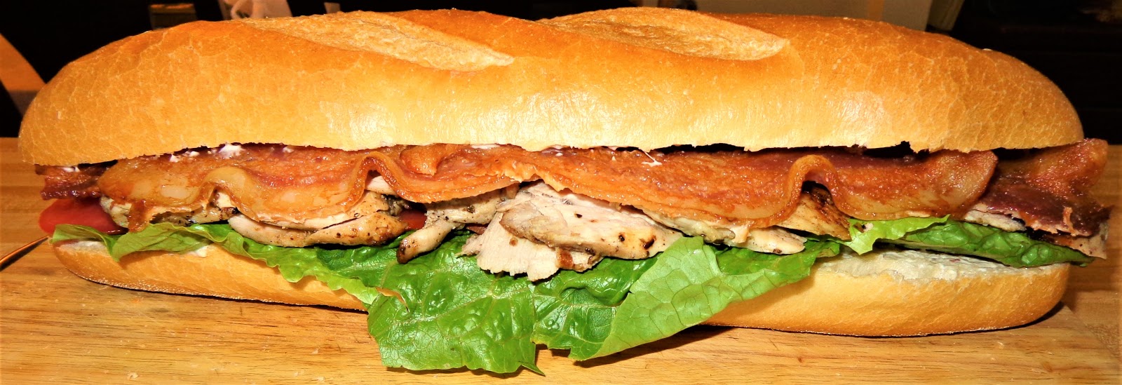LA COCINA DEL POLLO SANDWICH DE MUSLO DE POLLO ASADO, CON TOCINO