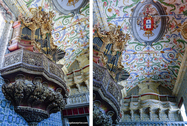Órgão barroco decorado com chinesices na Capela de São Miguel, na Universidade de Coimbra