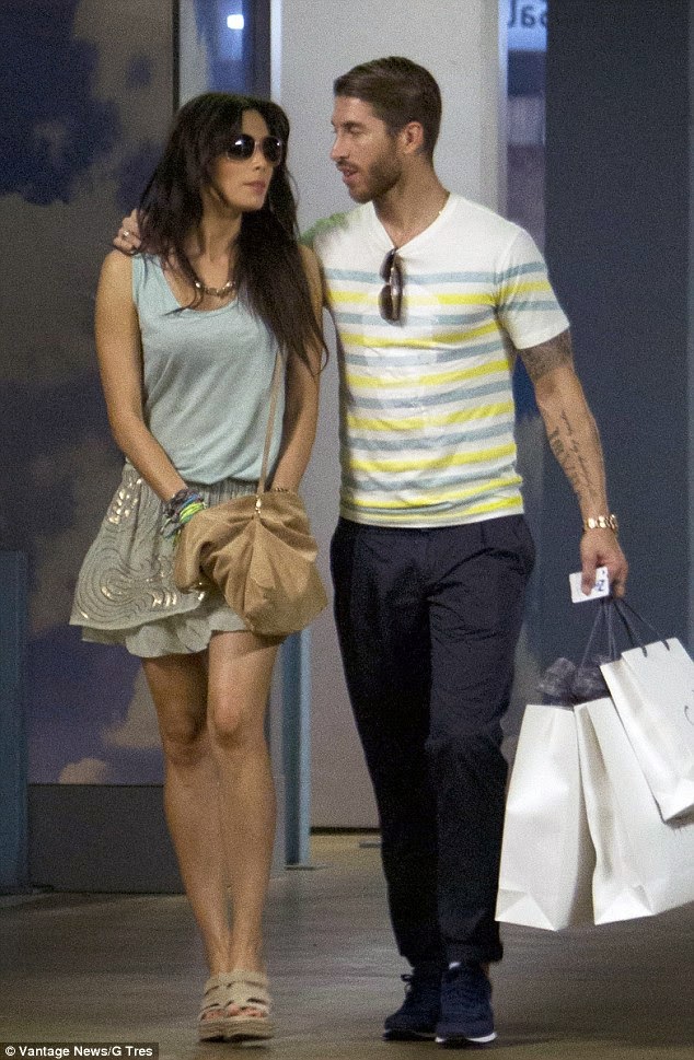 Sergio Ramos' girlfriend Lara Alvarez ( Top 10 Photo's ) ~ Real Madrid Fans