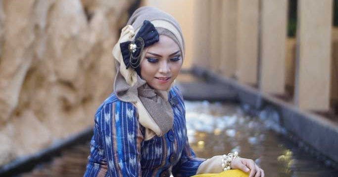 Cewek Cantik Menggunakan Hijab Girl Terlihat Sangat Cantik Sambil Pose