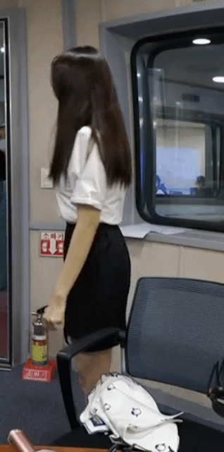 김소혜 오피스룩