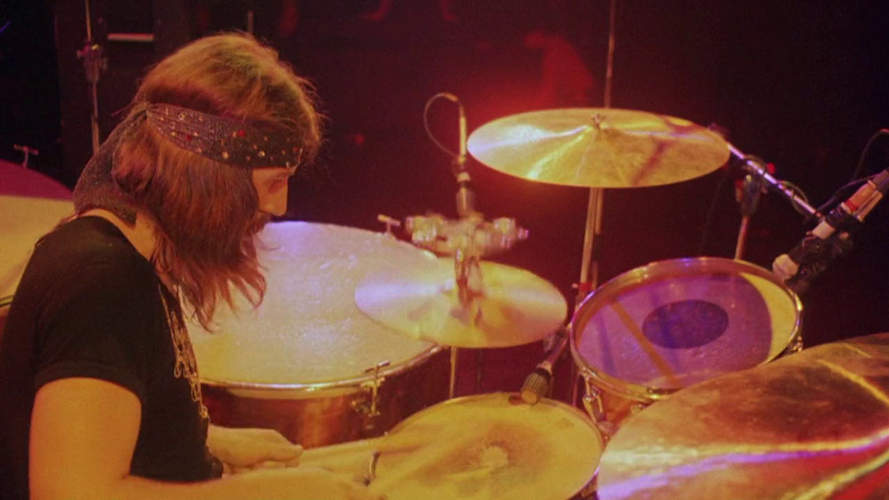Dick live. Джон Бонэм лед Зеппелин. 1. Джон Бонэм (led Zeppelin). John Bonham 1976. Led Zeppelin the Song remains the same 1976.