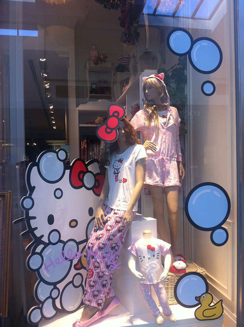 Gling Gling: Hello Kitty & Peter Alexander