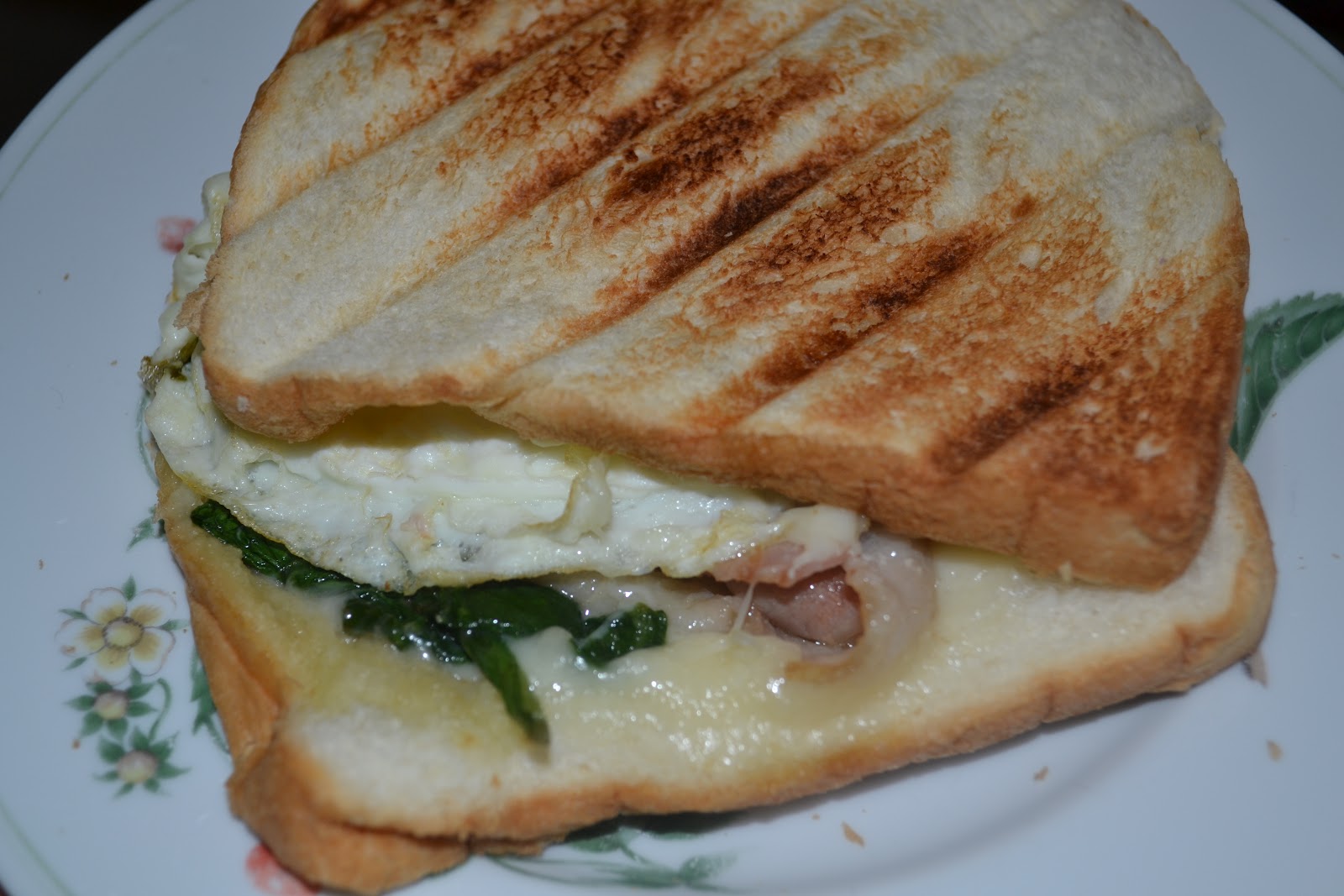 Meatetarian Foodish BKFST Spinach & Egg Panini