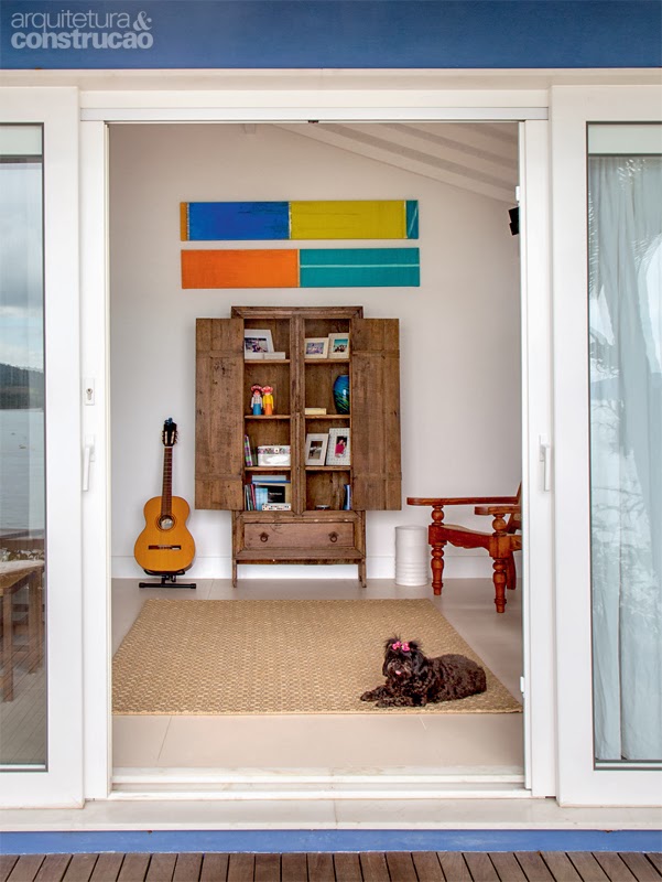 Brasileiríssima casa de praia reformada em Angra dos Reis. Blog Achados de Decoração Brasileiríssima casa de praia reformada em Angra dos Reis. Blog Achados de Decoração