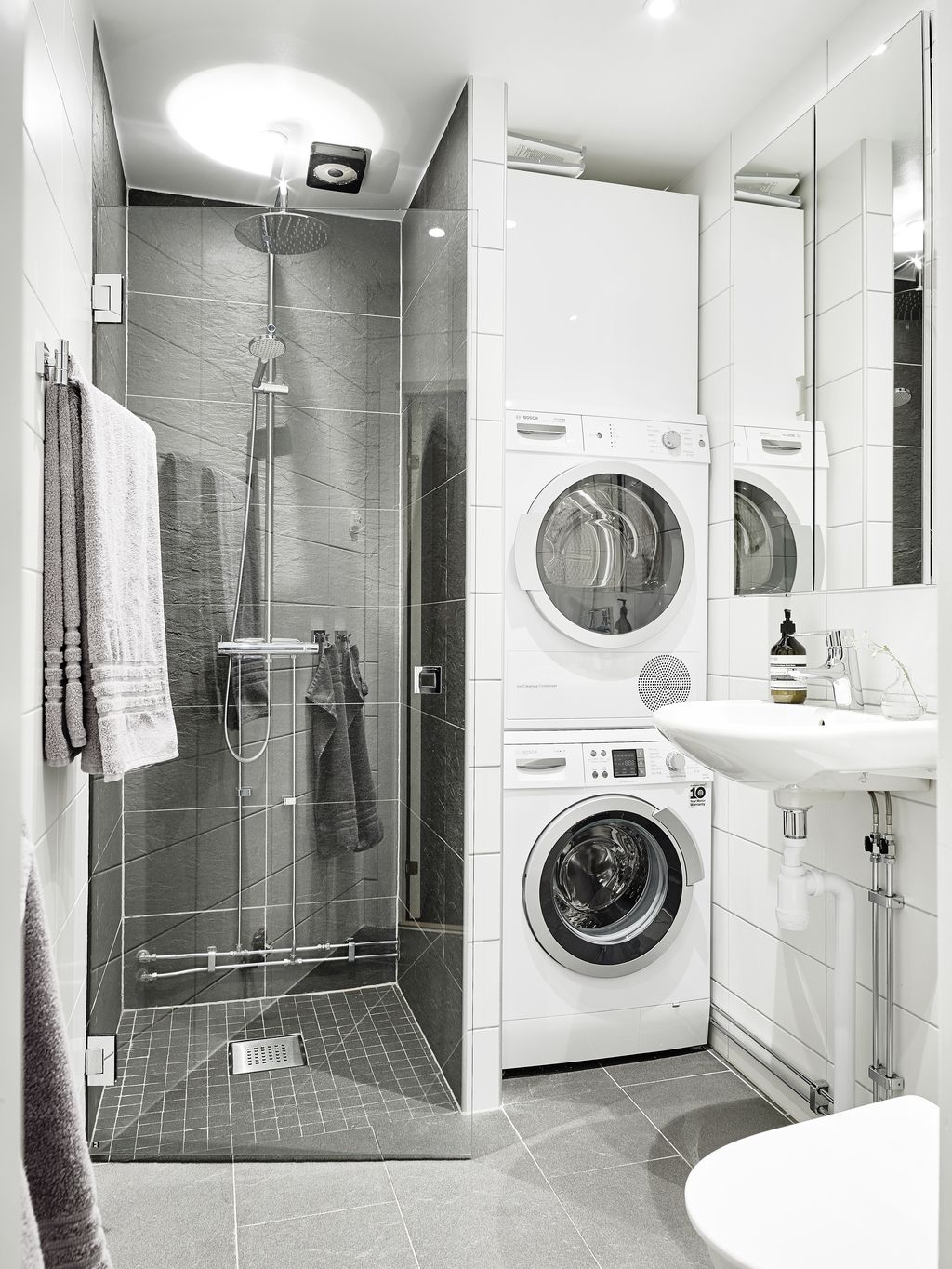 Small Bathrooms With Washing Machines (Tips And Advice) Engineering