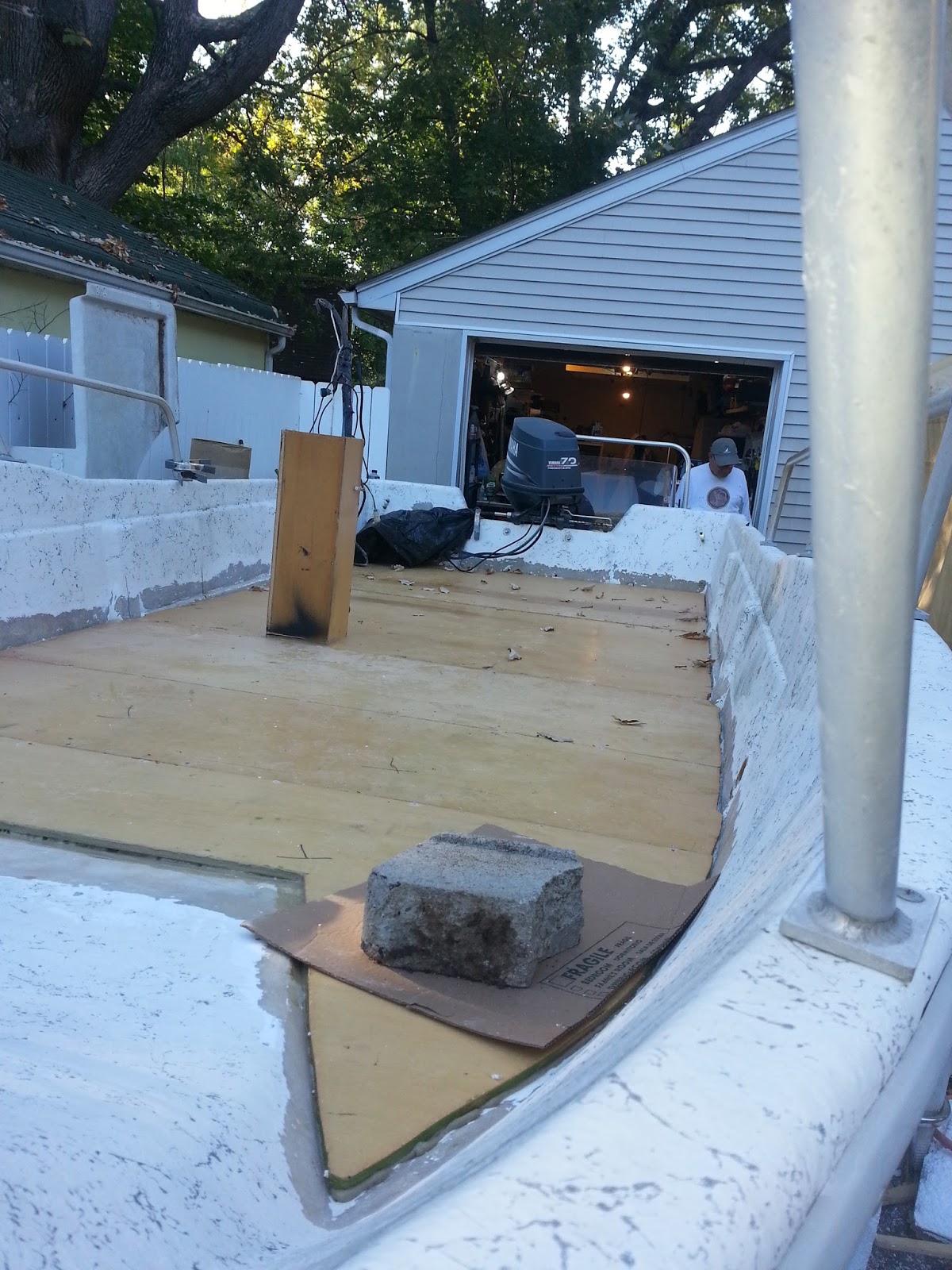 Repairing a deck on a fiberglass boat Seagull Nautico 18 Installing the deck.