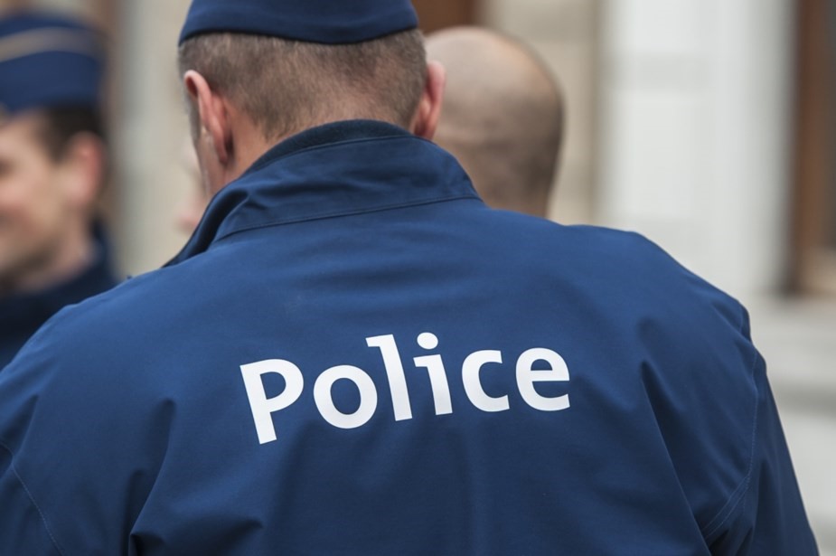 الشرطة البلجيكية تحذر..غرامة فورية بقيمة 500 يورو لأي تجمع من ثلاثة أشخاص الشرطة البلجيكية تحذر..غرامة فورية بقيمة 500 يورو لأي تجمع من ثلاثة أشخاص