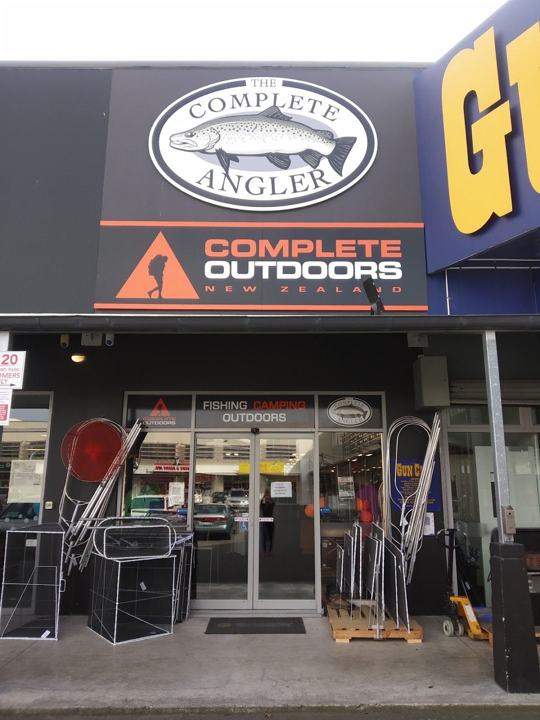 Tramping in the New Zealand backcountry NZ Bush Adventures Tramping