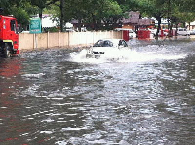 MEDIA KINI Shah Alam Dilanda Banjir Kilat...