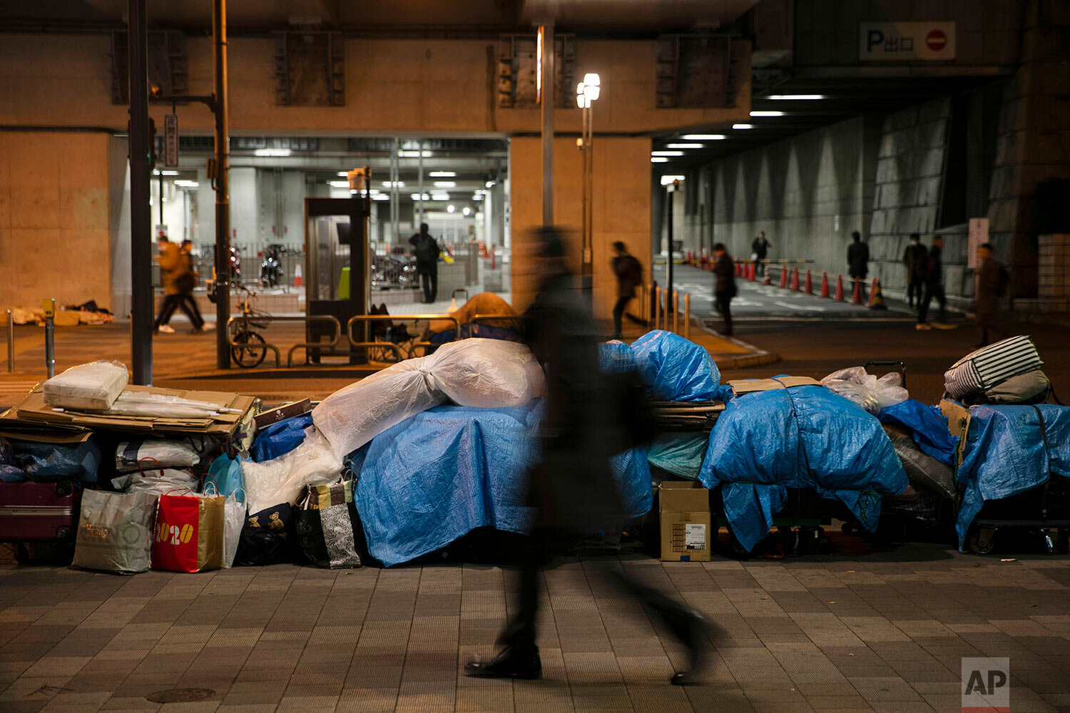 Nỗi niềm người vô gia cư ở trung tâm Tokyo trước Thế vận hội