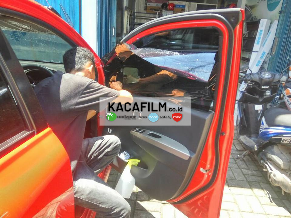 Jasa Pasang Kaca Film Mobil Agya Jakarta Timur