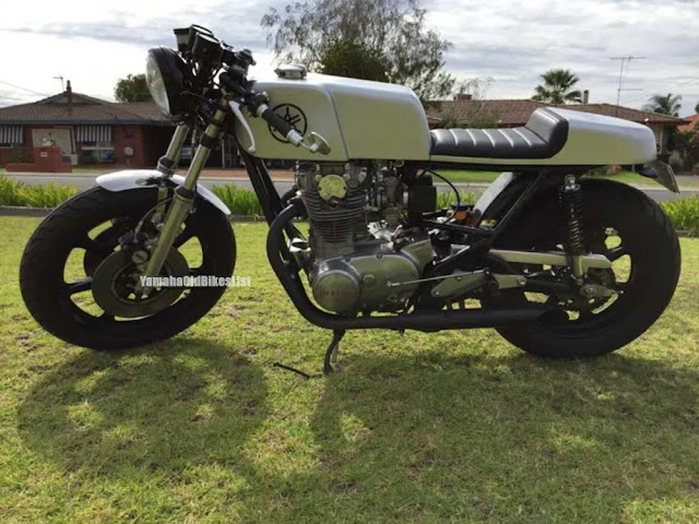 OLD Yamaha XS650 Neo Cafe Racer Silver