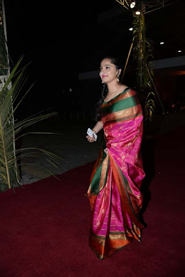 Glamorous Actress Anushka Shetty Images In Saree 5