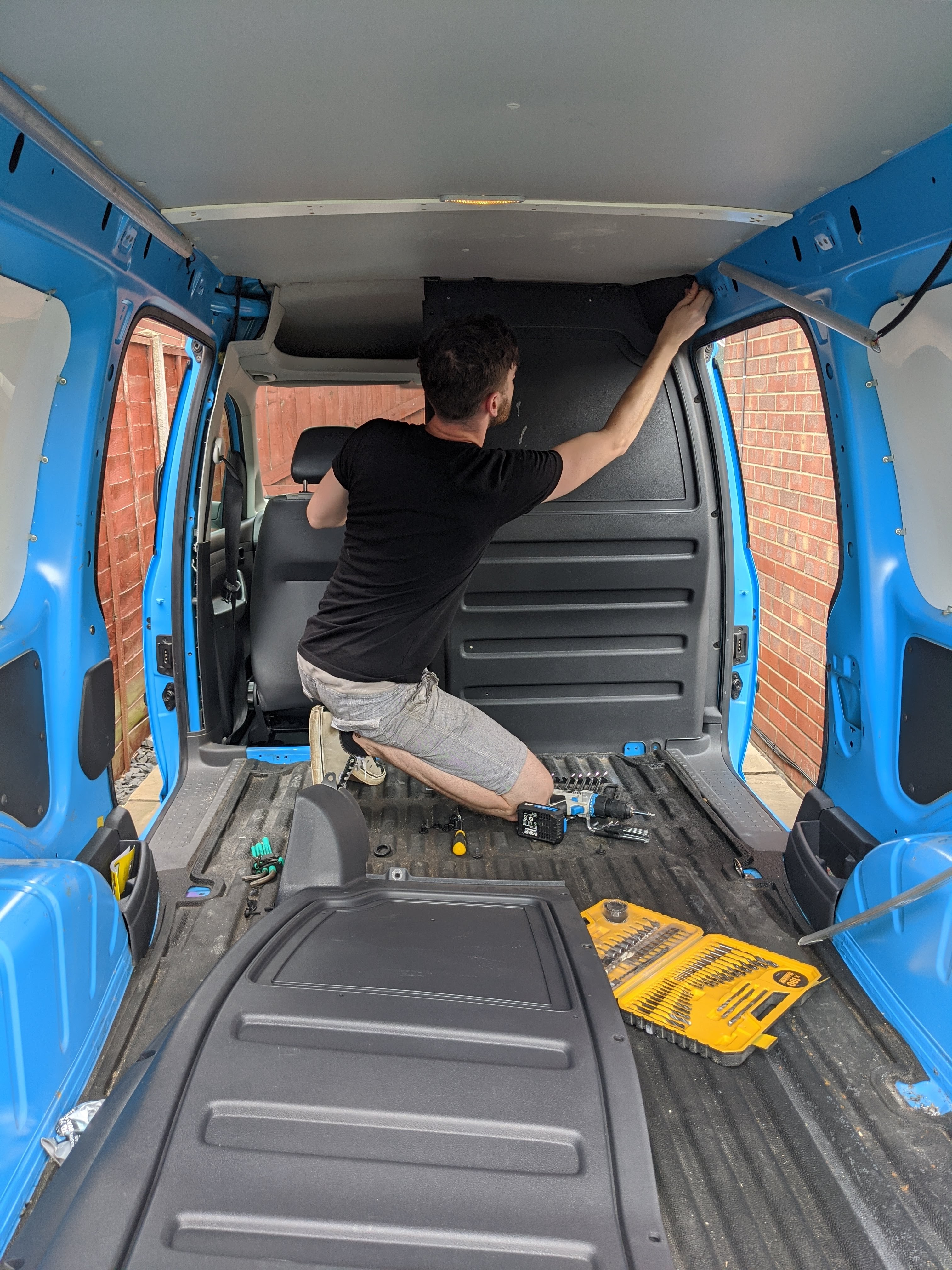 Stripping out a VW Caddy Maxi to convert into a Caddy Camper