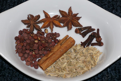 5 SPICES SEASONING  ½ cinnamon stick  3 star anise  1 tsp. fennel seeds  1 tsp. Sichuan peppercorns  3 whole cloves