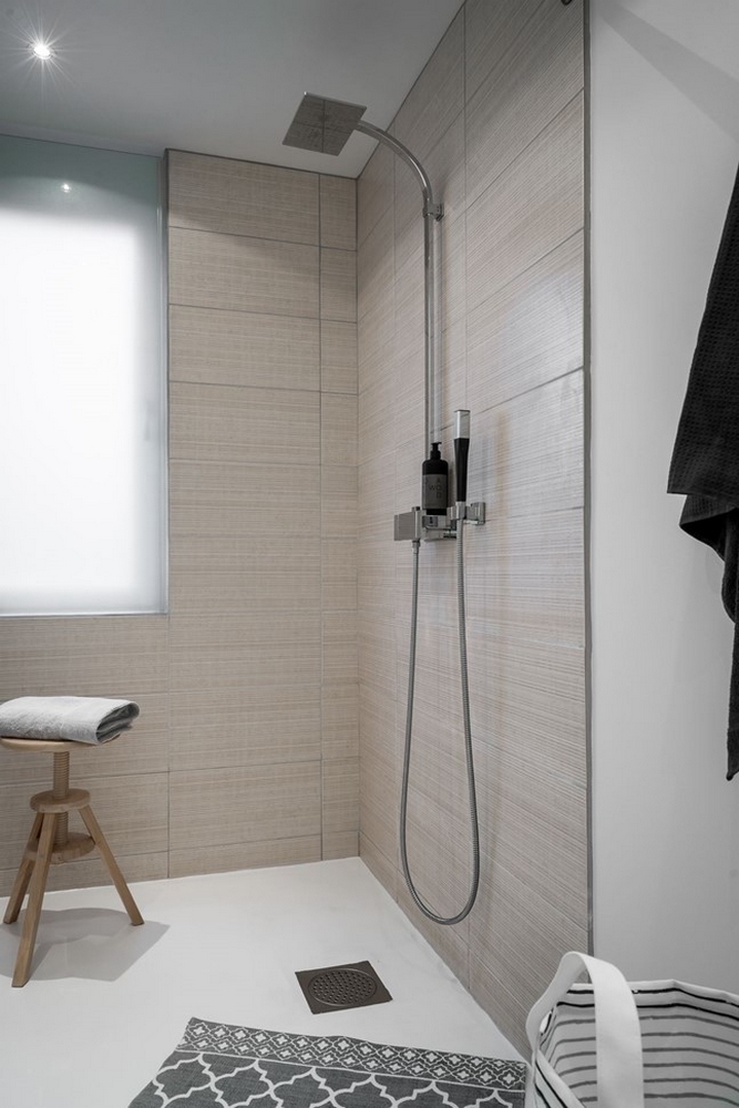 SIMPLEMENT DÉCONTRACTÉ