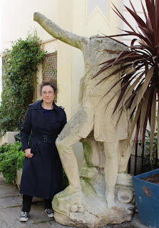 The author with the statue of Captain Pechell
