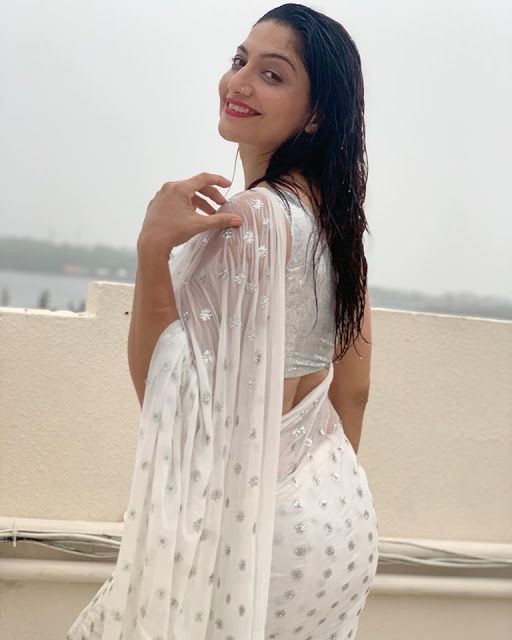 Aartii Naagpal Sexy and Hot Pictures