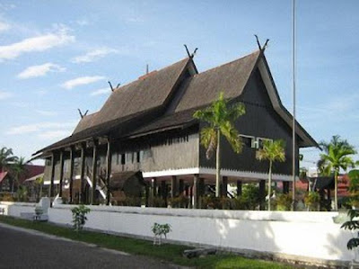 BETANG - Rumah Adat Kalimantan Tengah