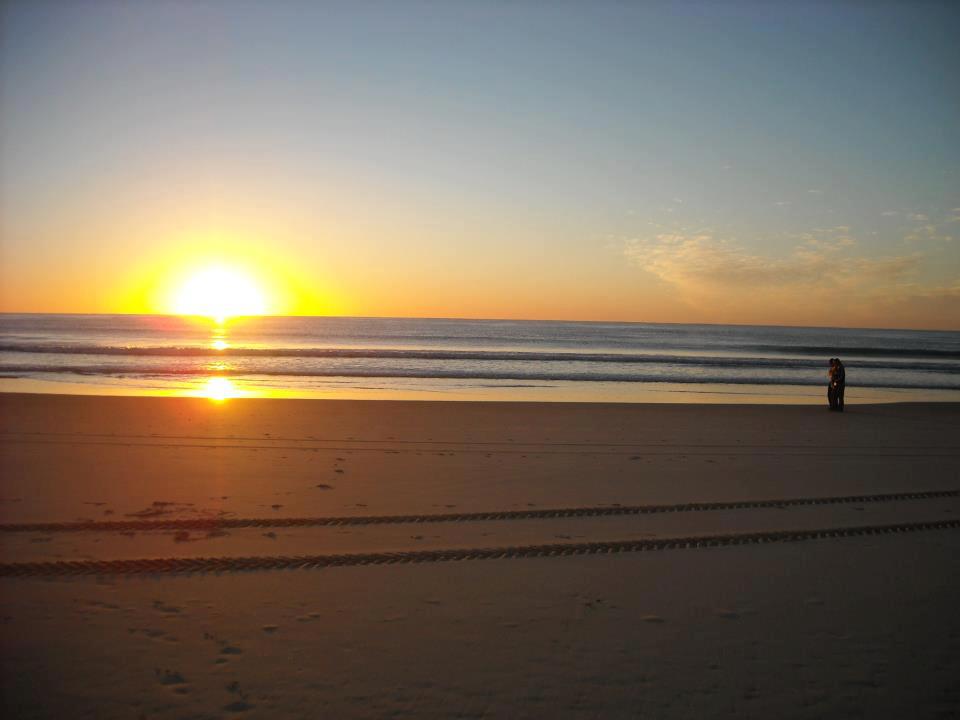 Gambar Pemandangan Di Pantai Sore Hari - Gambar Pemandangan Indah