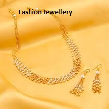 Golden White Pearl Wedding Jewellery Necklace.