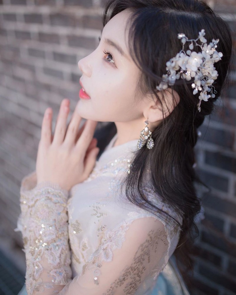 몸매 지리는 피팅모델 쮸리 - 디쁠