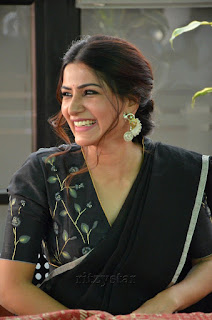 Samantha Akkineni Black Saree Stills at Jaanu Movie Interview