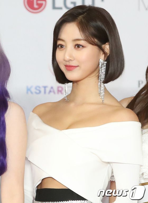 [theqoo] JIHYO'S SHORT HAIR THAT WAS DESCRIBED AS "A WORK FROM GOD