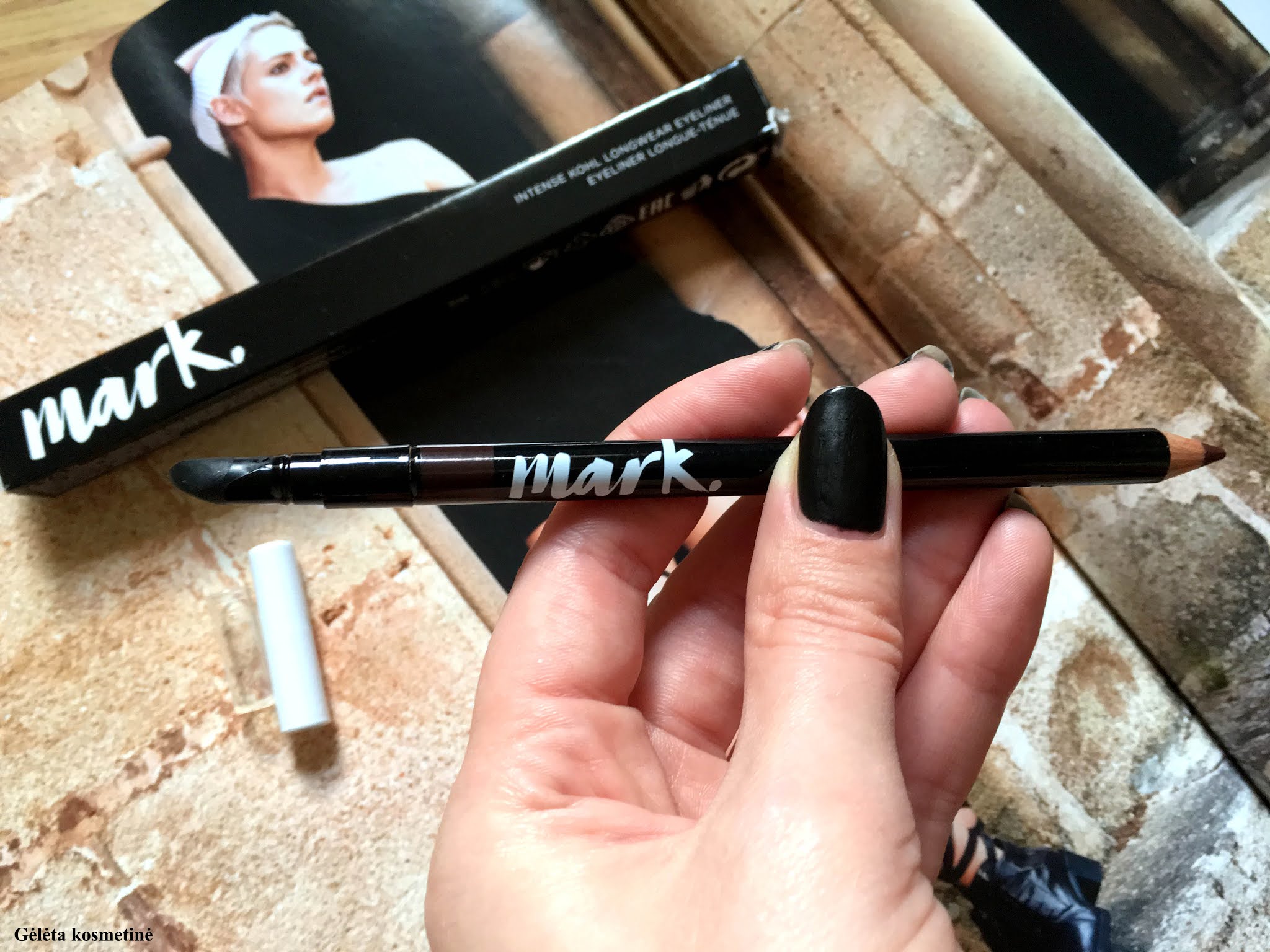 AVON Mark. Intense Kohl Longwear Eyeliner akių kontūro pieštukas su