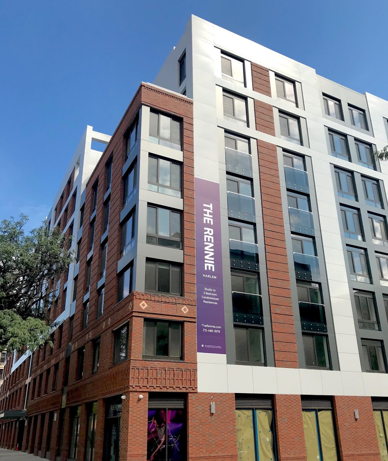 H A R L E M + B E S P O K E GREEN HARLEM GREEN ROOF AT THE RENNIE