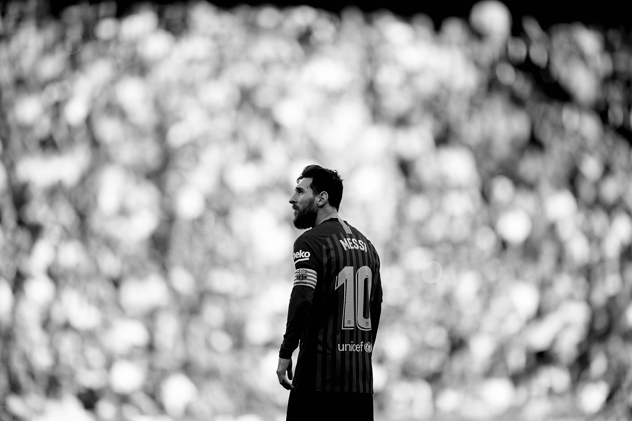 Lionel Messi deja Barcelona, anunció el club en un comunicado, a raíz de "obstáculos económicos y estructurales" impuestos por LaLiga para la renovación de su contrato