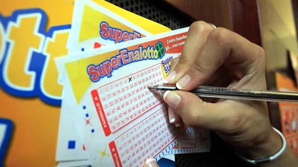 SuperEnalotto: a Napoli centrato un 4 Stella da 57 mila Euro.