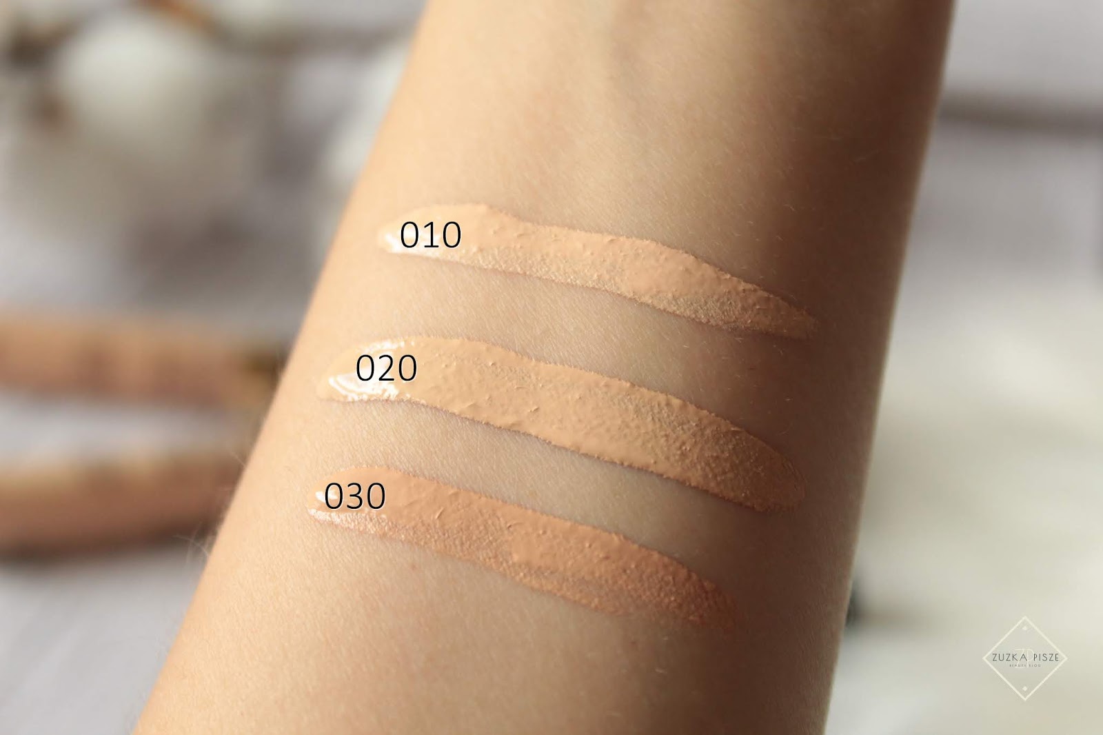 korektor Max Factor Facefinity All Day Flawless swatch