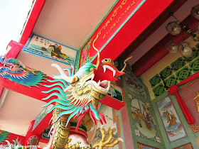 Details at the Chinese temple in Maenam