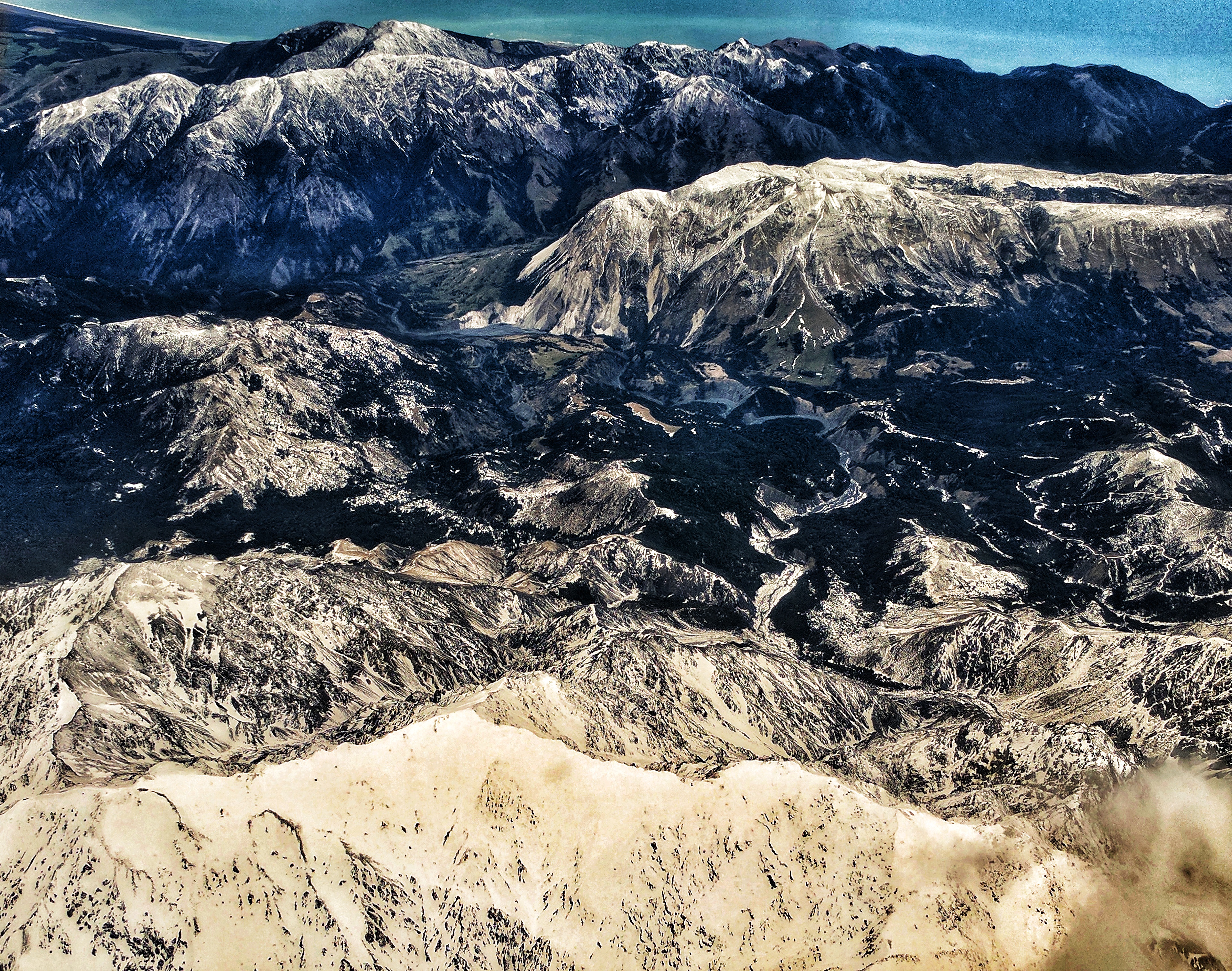 NZ South Island snowy mountain tops