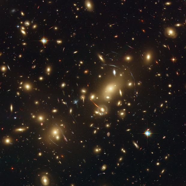 Galaxy Cluster Abell 2218 with Strong Gravitational Lensing!