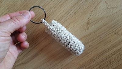 Crochet lip balm keychain cozy - tutorial and pattern