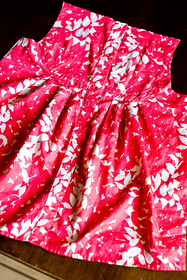 Easy Peasy PieTutorials Pillowcase Dress from a Woman's Blouse