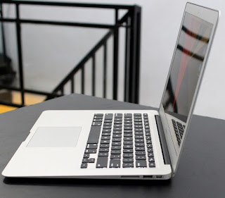 MacBook Air 13-inchi Core i5 Early 2015 Second di Malang