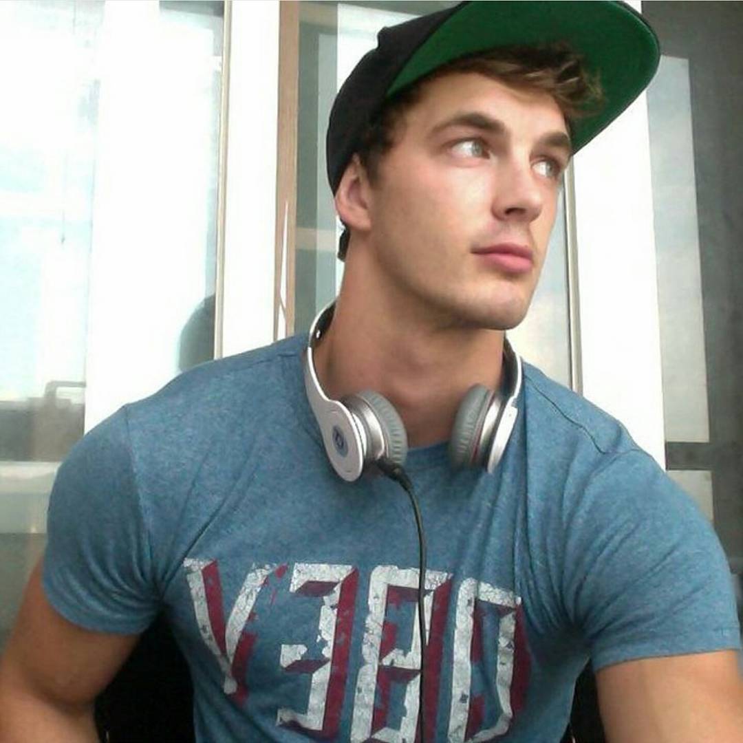 11363843_1011731945524711_767828008_n.jp