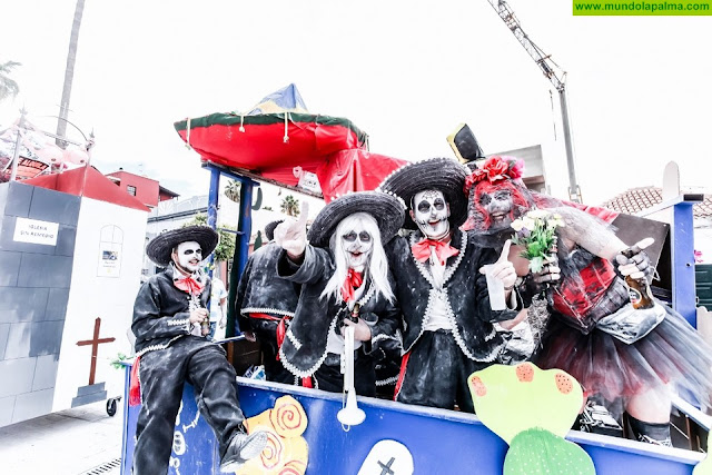 La Gran Polvacera tiñe de multicolor a Los Llanos de Aridane