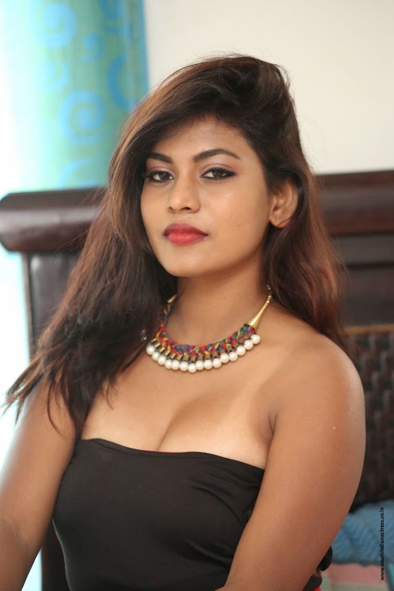 Priya Augustin at 4 Idiots movie opening
