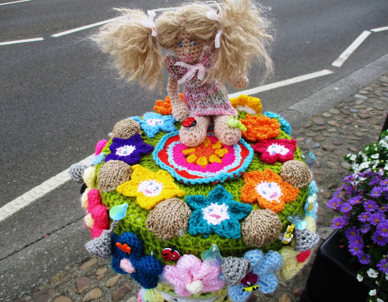 Love my life Yarn bombing in Thirsk.