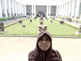 Me Time Me Time: Berkhayal sesuka hati