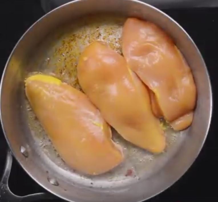 3 PECHUGAS DE POLLO SOFRITAS