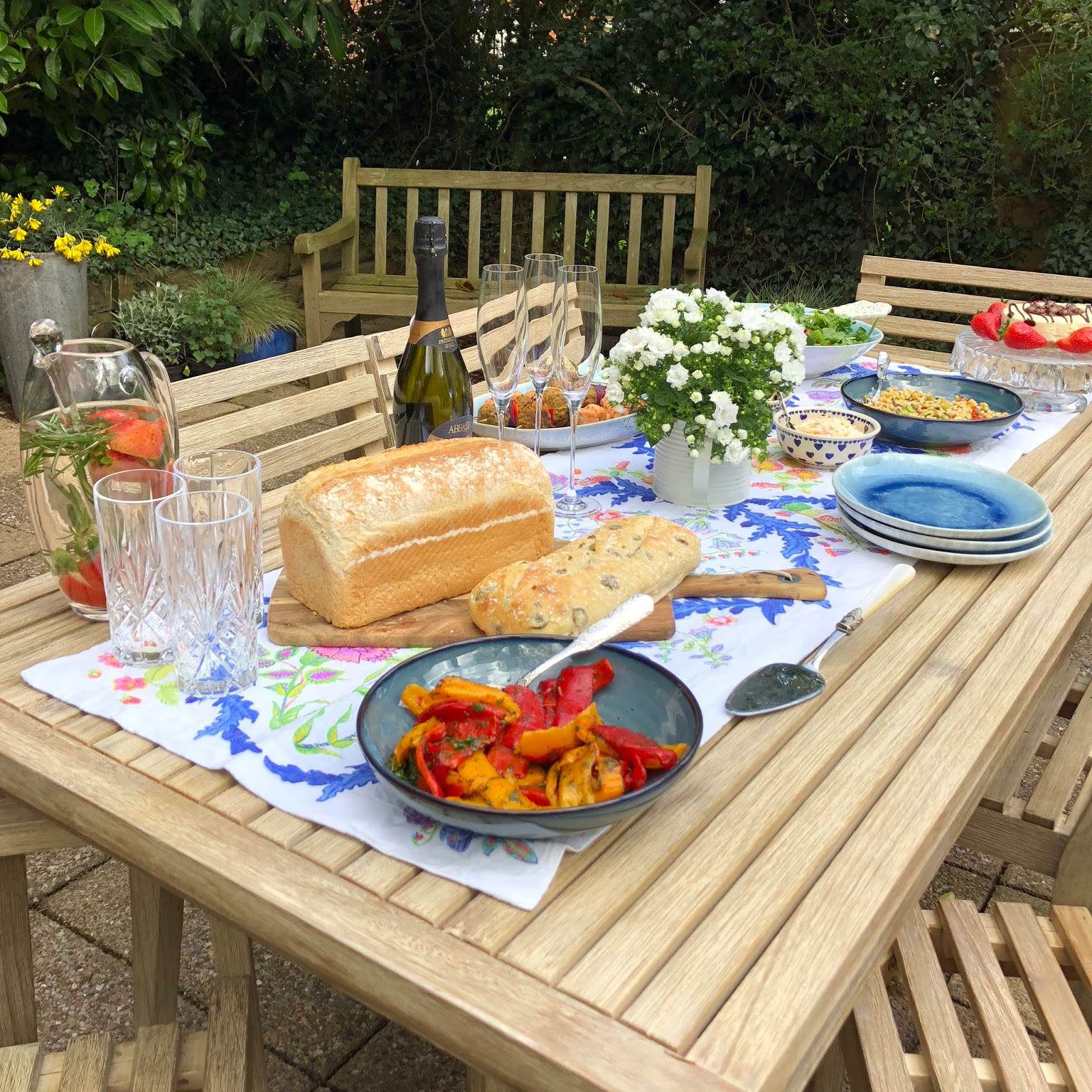 Al Fresco Dining In Style + WIW Simple Style My Midlife Fashion